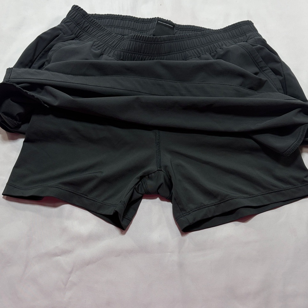 The North Face skirt with shorts size medium - Picture 4 of 10